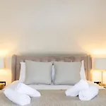 Ocean Pearl Sea Views Groups Sleeps 12 *