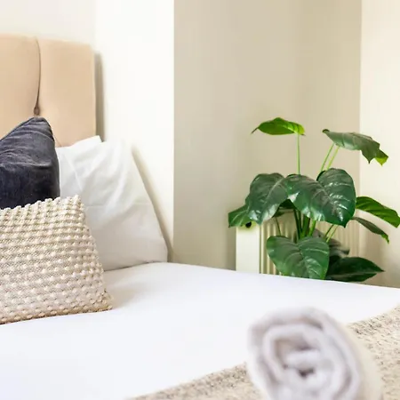 Ocean Pearl - Seaside Sanctuary Scarborough