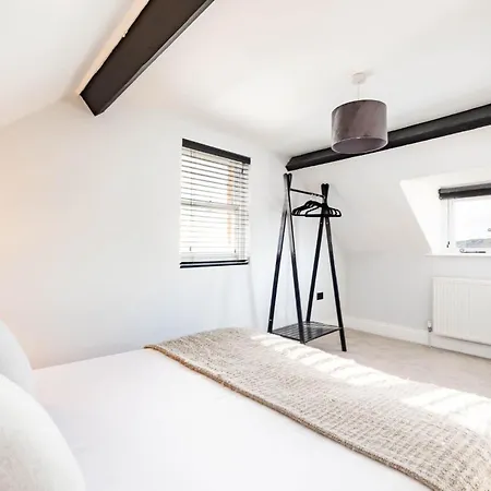 Ocean Pearl Sea Views Groups Sleeps 12 *