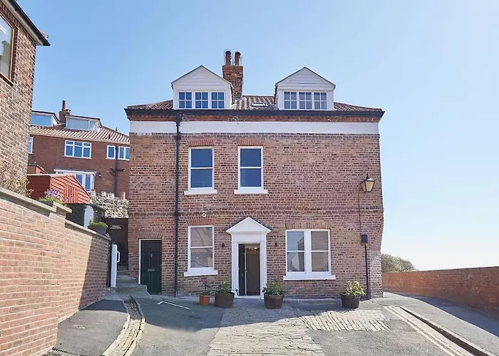 Ocean Pearl Sea Views Groups Sleeps 12 Scarborough